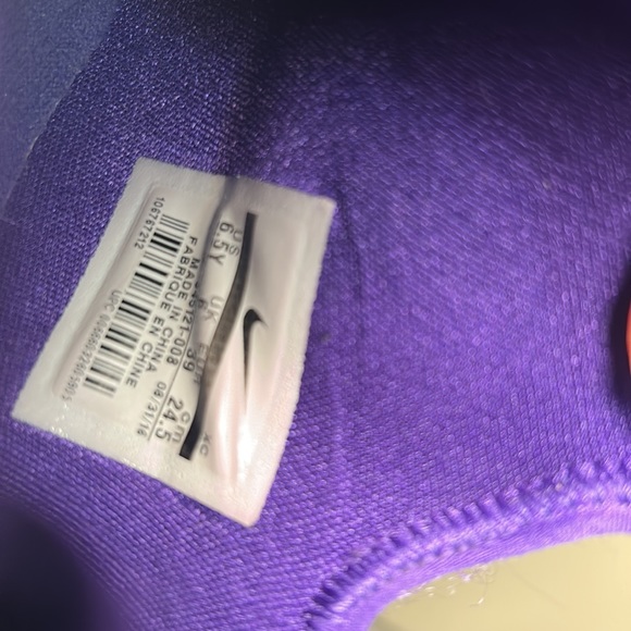 Nike Lebron Soldier basketball shoes - Picture 7 of 7